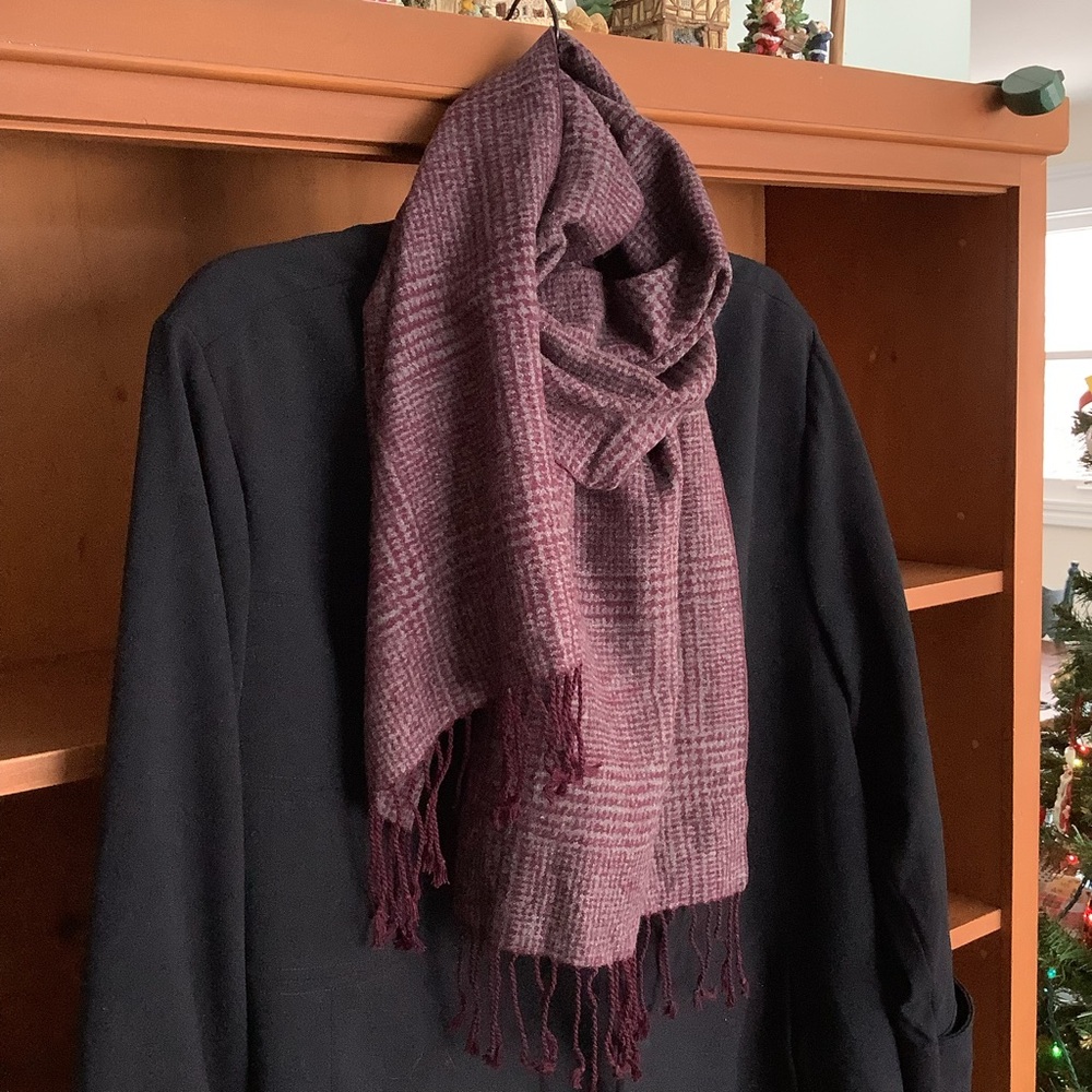 Club Room 100% Silk Grey & Plum Fringe Scarf – Lightweight & Classic - Picture 10 of 11